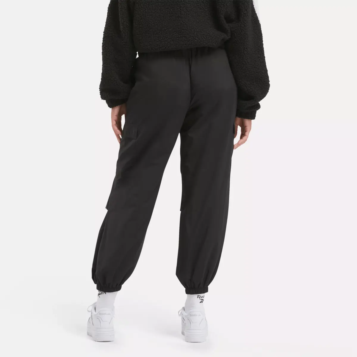 Pantalon cargo essentiel pour la garde-robe féminine Pantalon cargo essentiel pour la garde-robe féminine